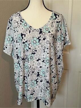 Talbots Short-Sleeve Floral V-Neck Talbots Tee in Navy, Mint & White, 3X NWOT